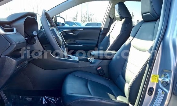 Acheter Occasion Voiture Toyota RAV4 Gris à Antananarivo, Analamanga Acheter Occasion Voiture Toyota RAV4 Gris à Antananarivo, Analamanga