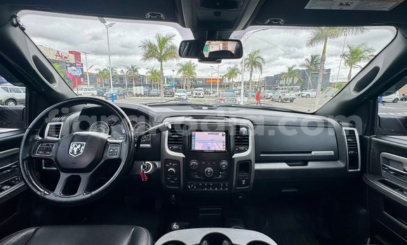 Hividy Dodge RAM Black Car in Antananarivo in Analamanga Hividy Dodge RAM Black Car in Antananarivo in Analamanga