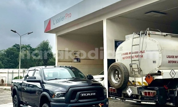 Hividy Dodge RAM Black Car in Antananarivo in Analamanga Hividy Dodge RAM Black Car in Antananarivo in Analamanga