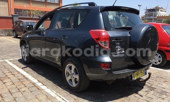 Acheter Occasion Voiture Toyota RAV4 Noir à Antananarivo, Analamanga Acheter Occasion Voiture Toyota RAV4 Noir à Antananarivo, Analamanga