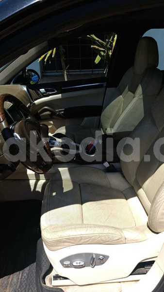 Big with watermark porsche cayenne analamanga antananarivo 9189