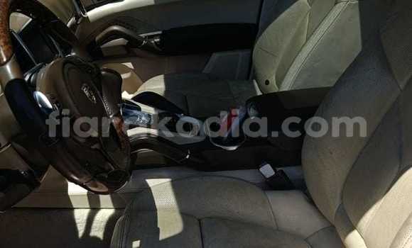 Hividy Porsche Cayenne Black Car in Antananarivo in Analamanga Hividy Porsche Cayenne Black Car in Antananarivo in Analamanga