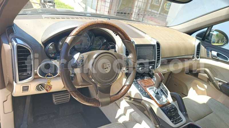 Big with watermark porsche cayenne analamanga antananarivo 9189