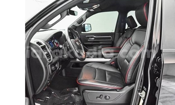 Hividy Dodge RAM Black Car in Antananarivo in Analamanga Hividy Dodge RAM Black Car in Antananarivo in Analamanga