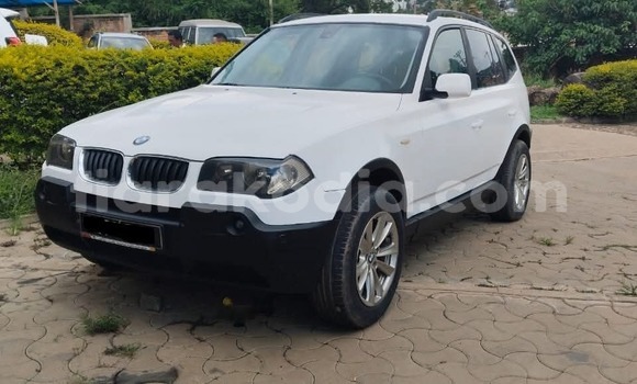 Hividy BMW X3 fotsy Car in Antananarivo in Analamanga Hividy BMW X3 fotsy Car in Antananarivo in Analamanga