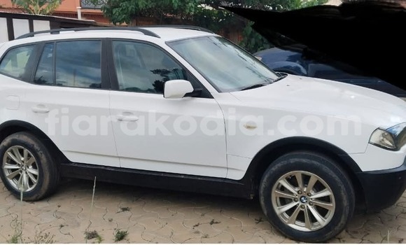 Hividy BMW X3 fotsy Car in Antananarivo in Analamanga Hividy BMW X3 fotsy Car in Antananarivo in Analamanga