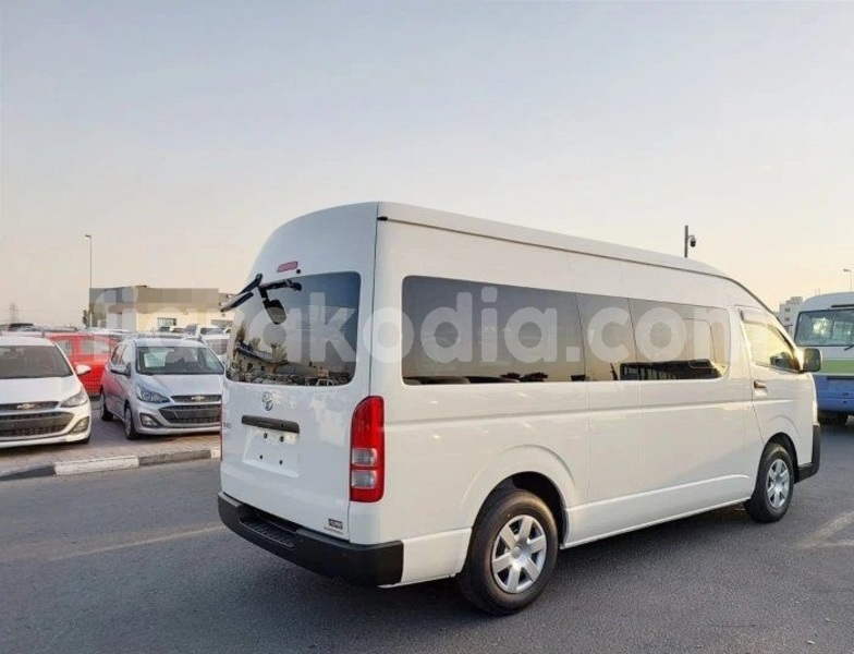 Big with watermark toyota hiace analamanga antananarivo 9193