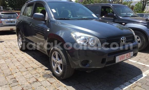 Acheter Occasion Voiture Toyota RAV4 Noir à Antananarivo, Analamanga Acheter Occasion Voiture Toyota RAV4 Noir à Antananarivo, Analamanga