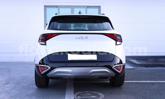 Hividy Kia Sportage fotsy Car in Antananarivo in Analamanga Hividy Kia Sportage fotsy Car in Antananarivo in Analamanga