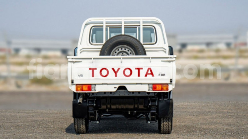 Big with watermark toyota land cruiser analamanga antananarivo 9197