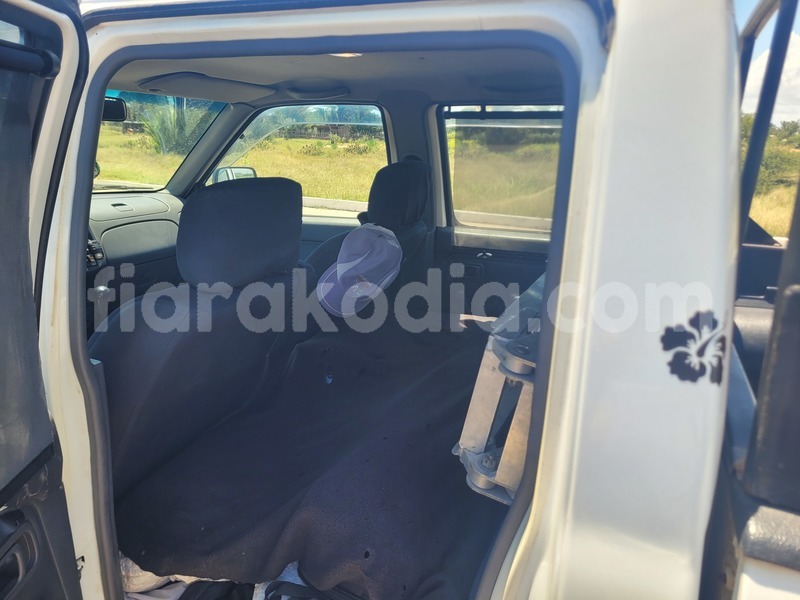 Big with watermark nissan np 300 vakinankaratra antsirabe 9198