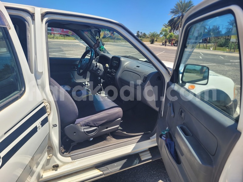 Big with watermark nissan np 300 vakinankaratra antsirabe 9198