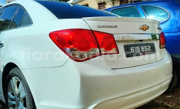 Hividy Chevrolet Cruze fotsy Car in Antananarivo in Analamanga Hividy Chevrolet Cruze fotsy Car in Antananarivo in Analamanga