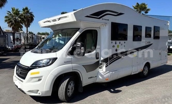 Hividy Fiat 900T fotsy Car in Antananarivo in Analamanga Hividy Fiat 900T fotsy Car in Antananarivo in Analamanga