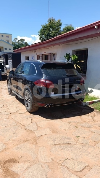 Big with watermark porsche cayenne analamanga antananarivo 9202