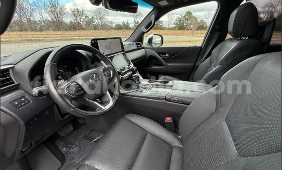 Buy Used Lexus LX White Car in Ambatolampy in Vakinankaratra Buy Used Lexus LX White Car in Ambatolampy in Vakinankaratra