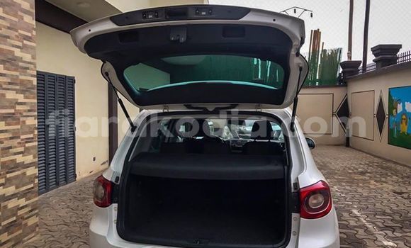 Acheter Occasion Voiture Volkswagen Tiguan Blanc à Antananarivo, Analamanga Acheter Occasion Voiture Volkswagen Tiguan Blanc à Antananarivo, Analamanga