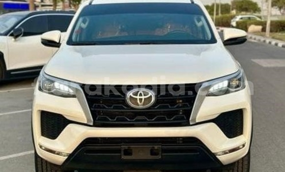 Acheter Occasion Voiture Toyota Fortuner Blanc à Antananarivo, Analamanga Acheter Occasion Voiture Toyota Fortuner Blanc à Antananarivo, Analamanga
