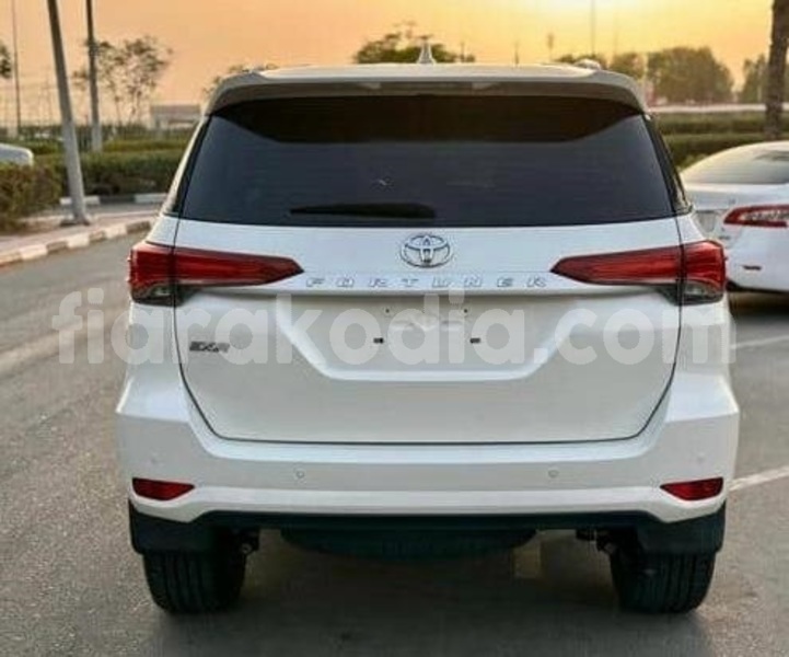 Big with watermark toyota fortuner analamanga antananarivo 9208