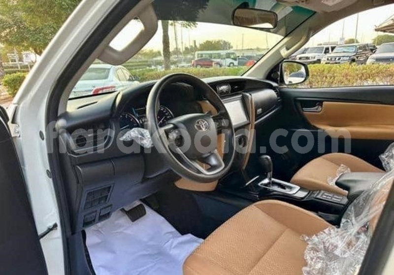Big with watermark toyota fortuner analamanga antananarivo 9208