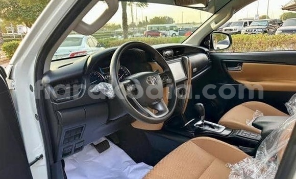 Acheter Occasion Voiture Toyota Fortuner Blanc à Antananarivo, Analamanga Acheter Occasion Voiture Toyota Fortuner Blanc à Antananarivo, Analamanga
