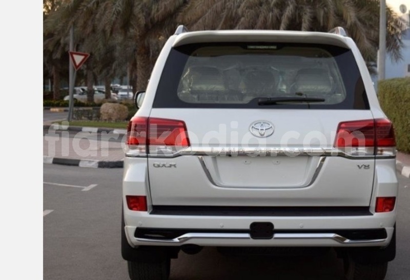Big with watermark toyota land cruiser analamanga antananarivo 9210