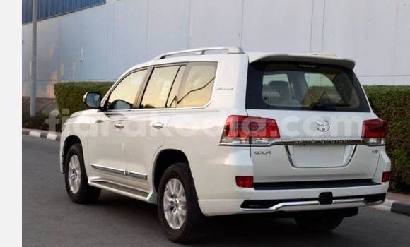 Acheter Occasion Voiture Toyota Land Cruiser Blanc à Antananarivo, Analamanga Acheter Occasion Voiture Toyota Land Cruiser Blanc à Antananarivo, Analamanga
