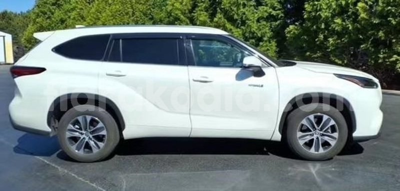 Big with watermark toyota land cruiser analamanga antananarivo 9213