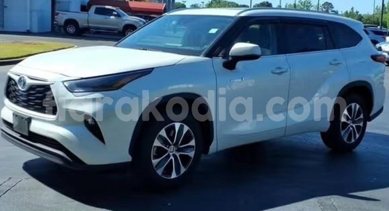 Big with watermark toyota land cruiser analamanga antananarivo 9213