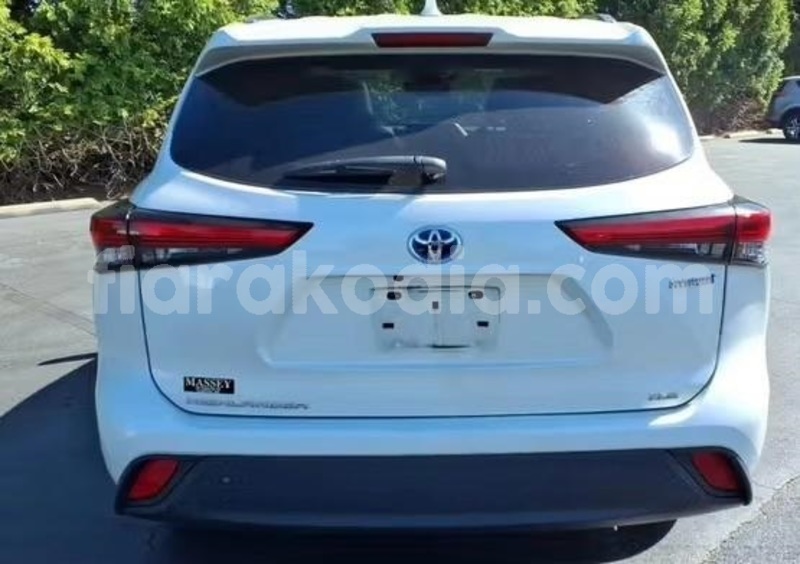 Big with watermark toyota land cruiser analamanga antananarivo 9213