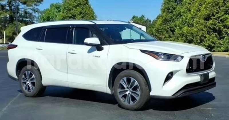 Big with watermark toyota land cruiser analamanga antananarivo 9213