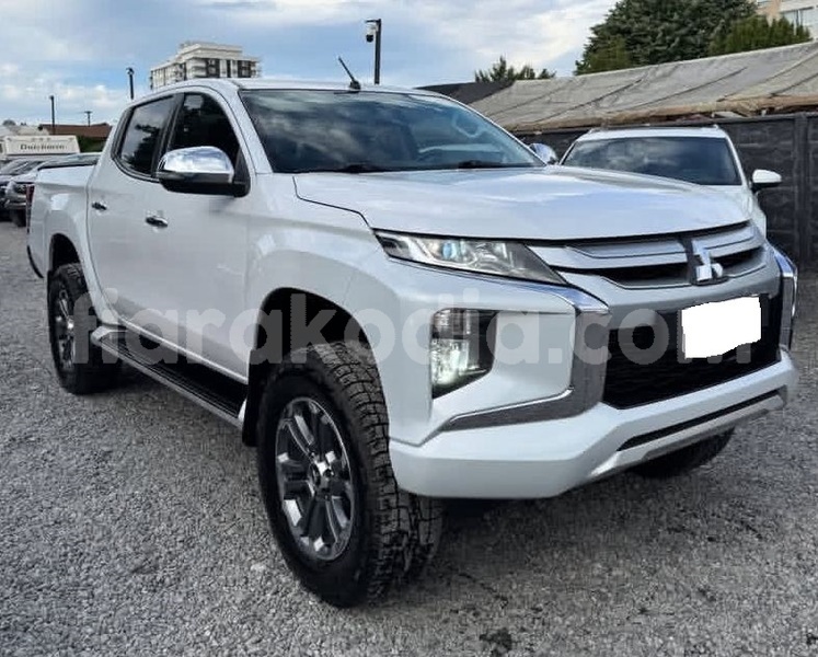 Big with watermark mitsubishi l200 analamanga antananarivo 9214