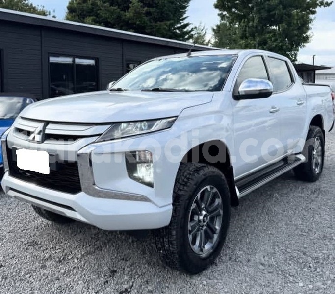 Big with watermark mitsubishi l200 analamanga antananarivo 9214