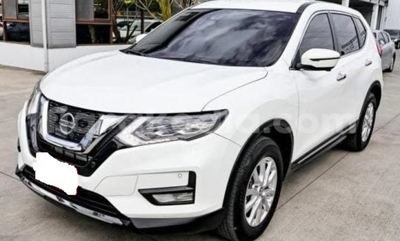 Buy Used Nissan X–Trail White Car in Antananarivo in Analamanga