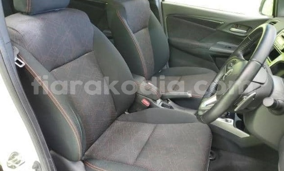 Buy Used Honda FIT White Car in Antananarivo in Analamanga Buy Used Honda FIT White Car in Antananarivo in Analamanga