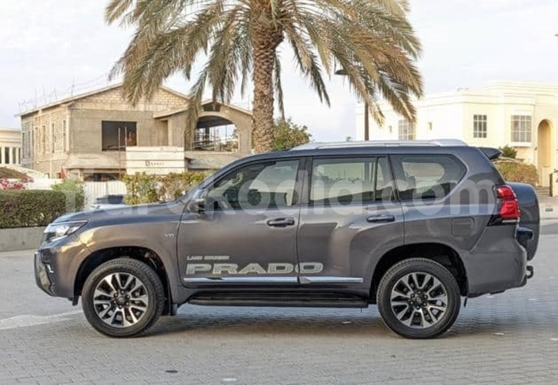 Big with watermark toyota land cruiser prado analamanga antananarivo 9217