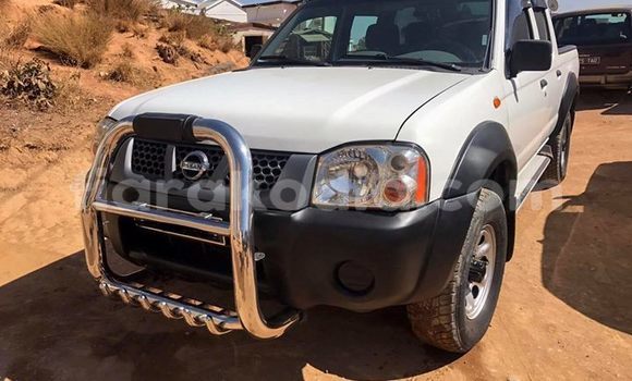 Acheter Occasion Voiture Nissan NP 300 Blanc à Antananarivo, Analamanga Acheter Occasion Voiture Nissan NP 300 Blanc à Antananarivo, Analamanga