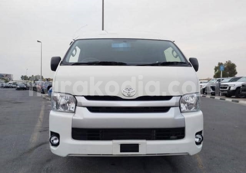 Big with watermark toyota hiace analamanga antananarivo 9219