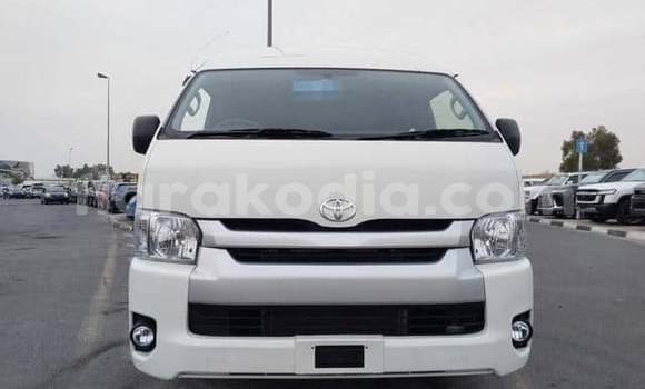 Acheter Occasion Voiture Toyota Hiace Blanc à Antananarivo, Analamanga