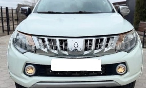 Acheter Occasion Voiture Mitsubishi L200 Blanc à Antananarivo, Analamanga