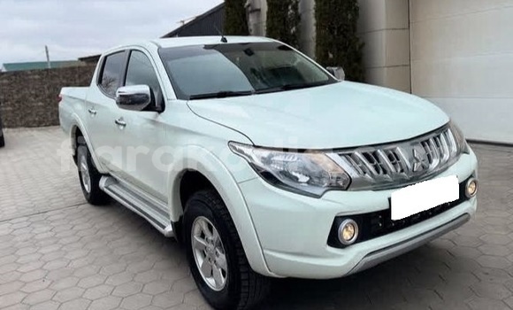 Acheter Occasion Voiture Mitsubishi L200 Blanc à Antananarivo, Analamanga Acheter Occasion Voiture Mitsubishi L200 Blanc à Antananarivo, Analamanga