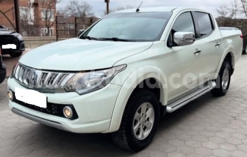 Big with watermark mitsubishi l200 analamanga antananarivo 9221