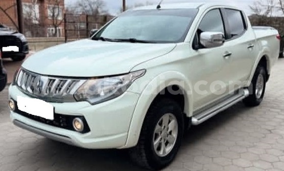 Acheter Occasion Voiture Mitsubishi L200 Blanc à Antananarivo, Analamanga Acheter Occasion Voiture Mitsubishi L200 Blanc à Antananarivo, Analamanga