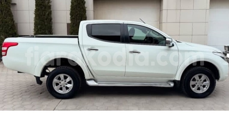 Big with watermark mitsubishi l200 analamanga antananarivo 9221
