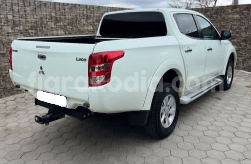 Big with watermark mitsubishi l200 analamanga antananarivo 9221