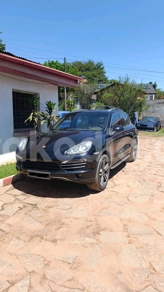 Big with watermark porsche cayenne analamanga antananarivo 9223