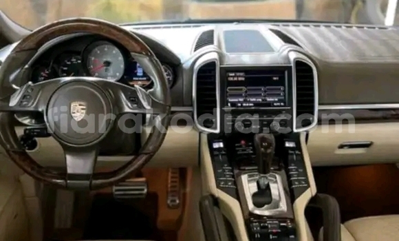 Acheter Occasion Voiture Porsche Cayenne Noir à Antananarivo, Analamanga Acheter Occasion Voiture Porsche Cayenne Noir à Antananarivo, Analamanga