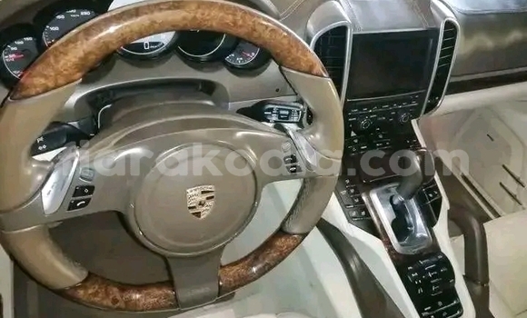Acheter Occasion Voiture Porsche Cayenne Noir à Antananarivo, Analamanga Acheter Occasion Voiture Porsche Cayenne Noir à Antananarivo, Analamanga