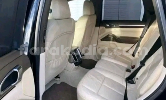 Acheter Occasion Voiture Porsche Cayenne Noir à Antananarivo, Analamanga Acheter Occasion Voiture Porsche Cayenne Noir à Antananarivo, Analamanga