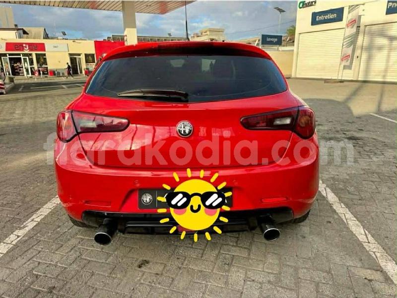 Big with watermark alfa romeo giulietta analamanga antananarivo 9224